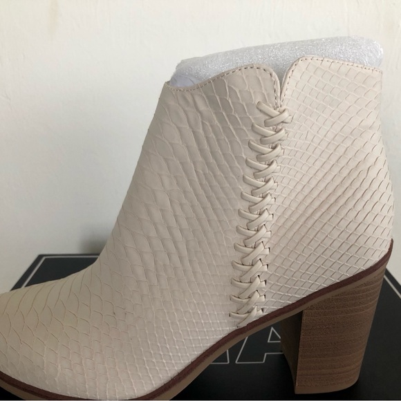 MIA GIRL Womens Ankle Boots Size 8.5M Ivory Dusky Python Look Side Zipper New - Picture 10 of 16